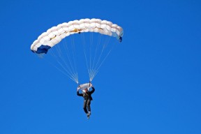 开云 官网 入口-中国足球迎战世界杯预选赛 激烈对决引爆全场，中国足球队世界杯预选赛战况